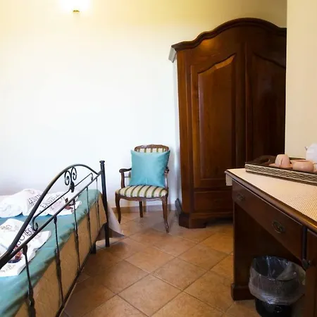 Le Suites Di Michela Alojamento de Acomodação e Pequeno-almoço Alezio
